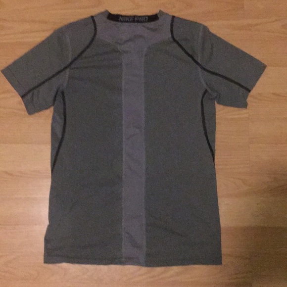 Nike Pro T-shirt - Picture 2 of 3